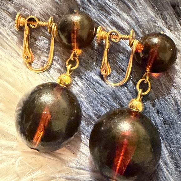 Napier Gold and Marbled Screw-back Earrings - Picture 1 of 11